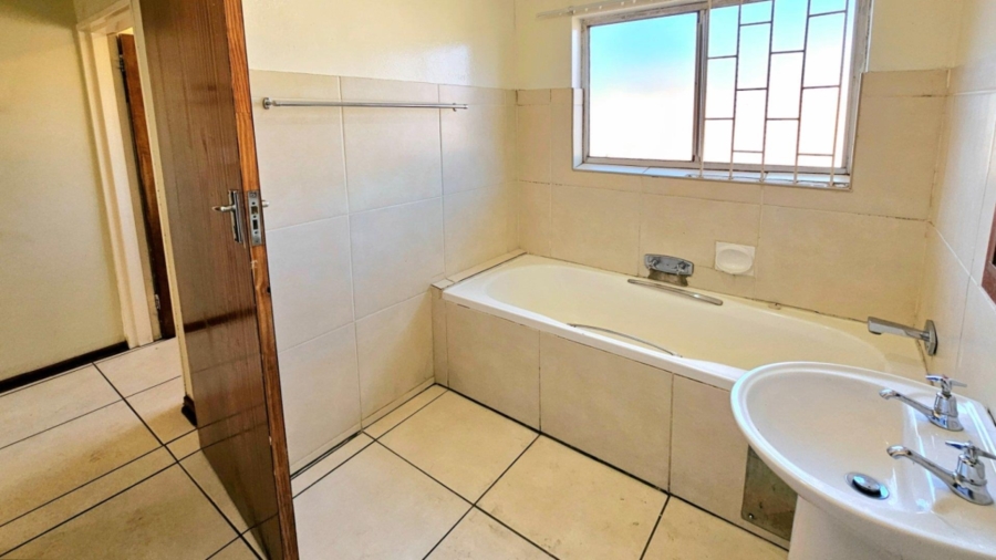 3 Bedroom Property for Sale in Navalsig Free State
